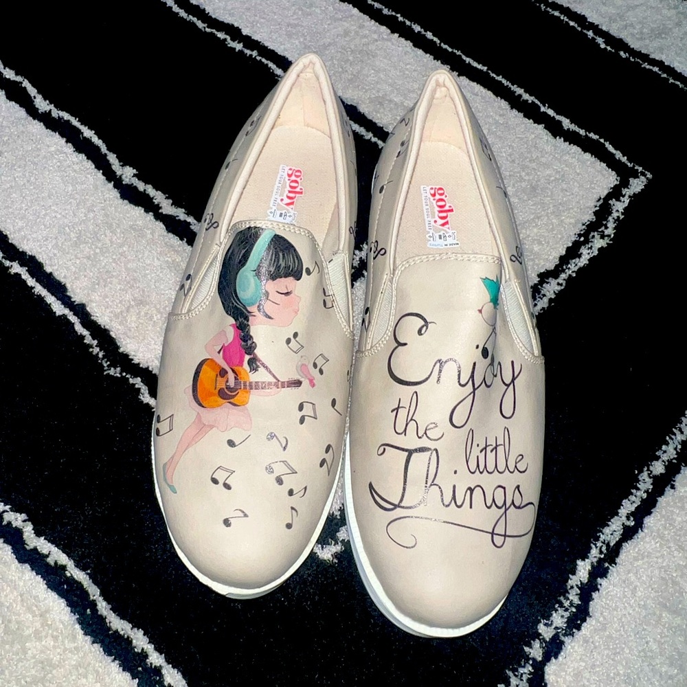 Women’s Goby Shoes - size 39/8.5